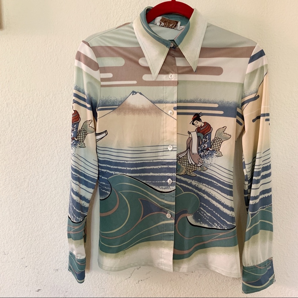 Vintage blouse with Japanese art
